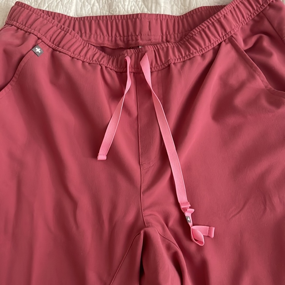 MENS FIGS QUARTZ BCA TANSEN JOGGER SIZE LARGE/SHORT